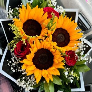Ramillete girasoles y rosas